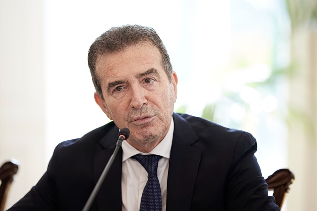 Η συγκλονιστική παραδοχή Χρυσοχοΐδη για τον 89χρονο οπλοφόρο – Ποιος άφησε ανοιχτά τα κενά ασφαλείας; - NewsPoint.gr