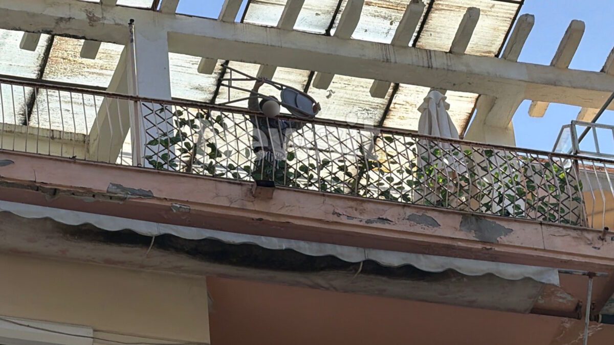 Η κατάθεση που συγκλονίζει: Η μητέρα του 5χρονου της Θεσσαλονίκης «σπάει τη σιωπή» – Όλο το παρασκήνιο πίσω από το σοκαριστικό μπαλκόνι - NewsPoint.gr