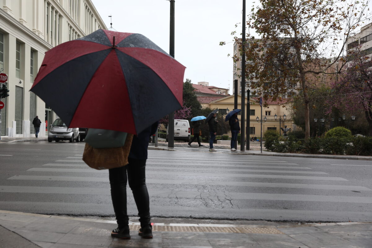 Η απρόσμενη κακοκαιρία που 'χτυπά' σήμερα Αθήνα και Θεσσαλονίκη – Πού θα βρέξει περισσότερο; 1 Η απρόσμενη κακοκαιρία που 'χτυπά' σήμερα Αθήνα και Θεσσαλονίκη – Πού θα βρέξει περισσότερο; - NewsPoint.gr