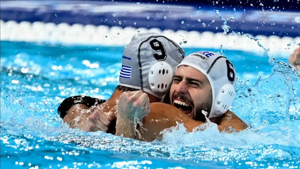 Απίστευτη ανατροπή: Η εθνική πόλο Ελλάδας ξανά απέναντι στην Ουγγαρία για το μεγάλο εισιτήριο της κορυφής! 1 Απίστευτη ανατροπή: Η εθνική πόλο Ελλάδας ξανά απέναντι στην Ουγγαρία για το μεγάλο εισιτήριο της κορυφής! - NewsPoint.gr
