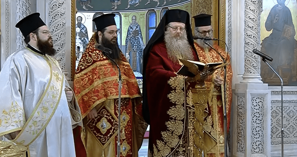 Η συγκλονιστική Μεγάλη Ακολουθία του Μ. Σαββάτου στον Πειραιά: Δείτε ζωντανά όσα συμβαίνουν τώρα! - NewsPoint.gr