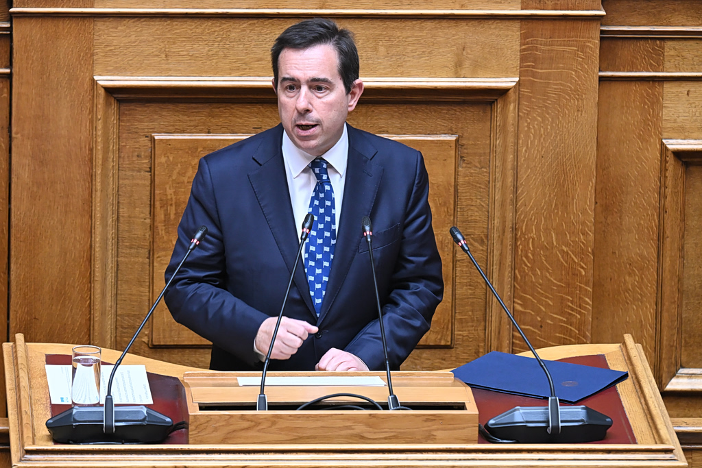 Η επίμαχη υπόθεση στη Χίο και η ηχηρή απάντηση Μηταράκη που «ταράζει τα νερά»! - NewsPoint.gr