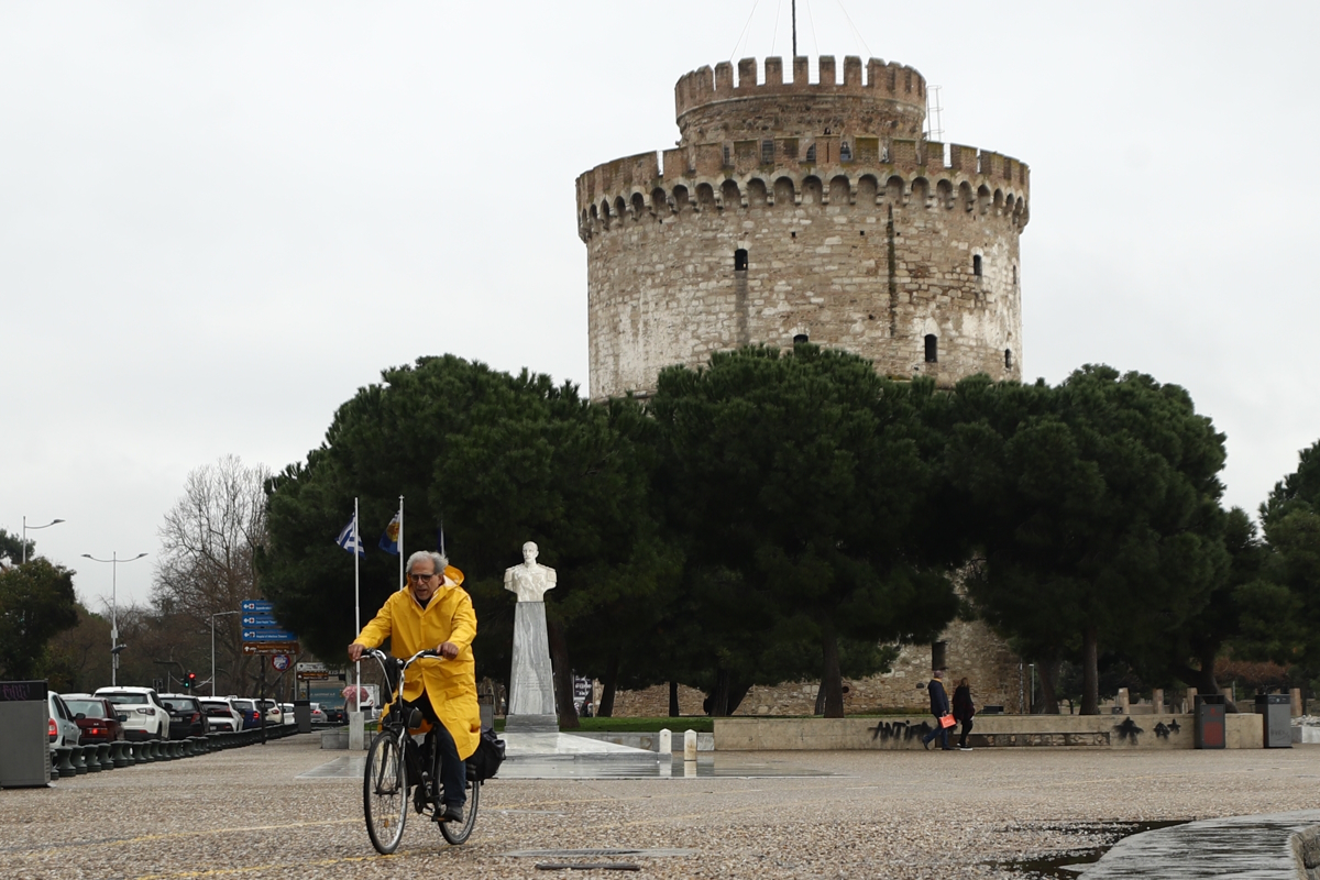 Απίστευτη ανατροπή στον καιρό σήμερα – Πού θα βρέξει και πού πέφτει κατακόρυφα η θερμοκρασία; - NewsPoint.gr