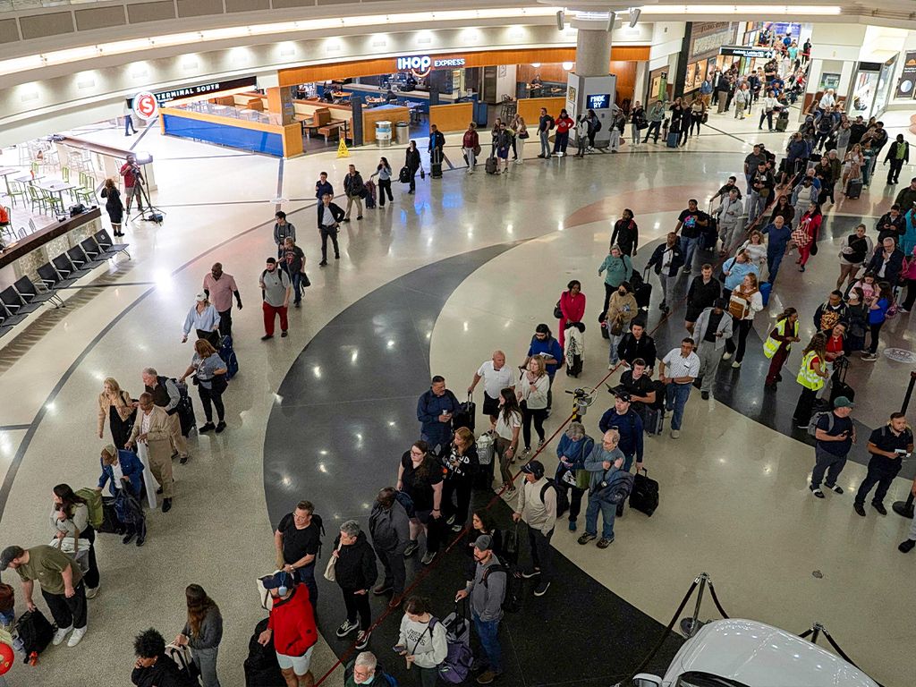 Η μεγάλη ανατροπή στα ευρωπαϊκά αεροδρόμια – Όλα όσα πρέπει να ξέρεις για τα νέα βιομετρικά διαβατήρια, τους ελέγχους και το Travel to Europe! - NewsPoint.gr