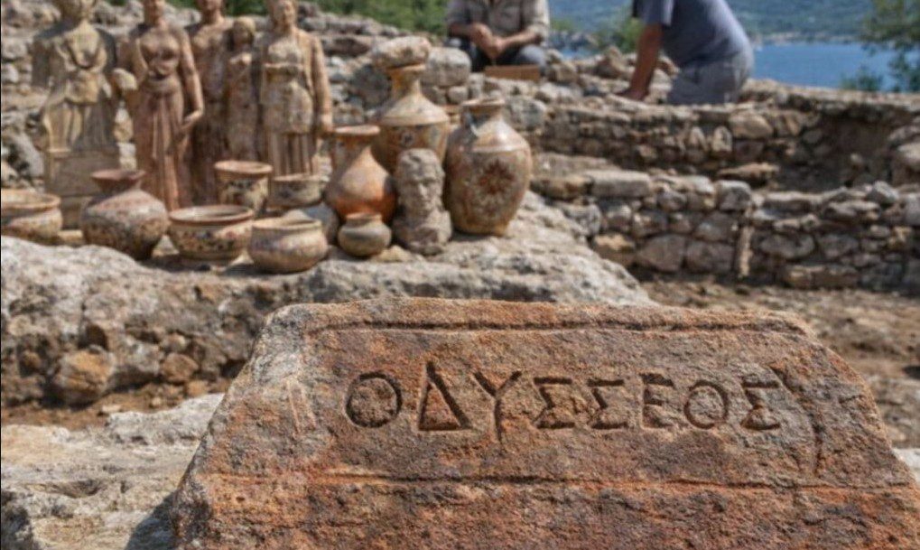 Αποκάλυψη που ανατρέπει τα δεδομένα στην Ιθάκη: Το ιερό του Οδυσσέα φέρνει στο φως τον μύθο ζωντανό! 1 Αποκάλυψη που ανατρέπει τα δεδομένα στην Ιθάκη: Το ιερό του Οδυσσέα φέρνει στο φως τον μύθο ζωντανό! - NewsPoint.gr