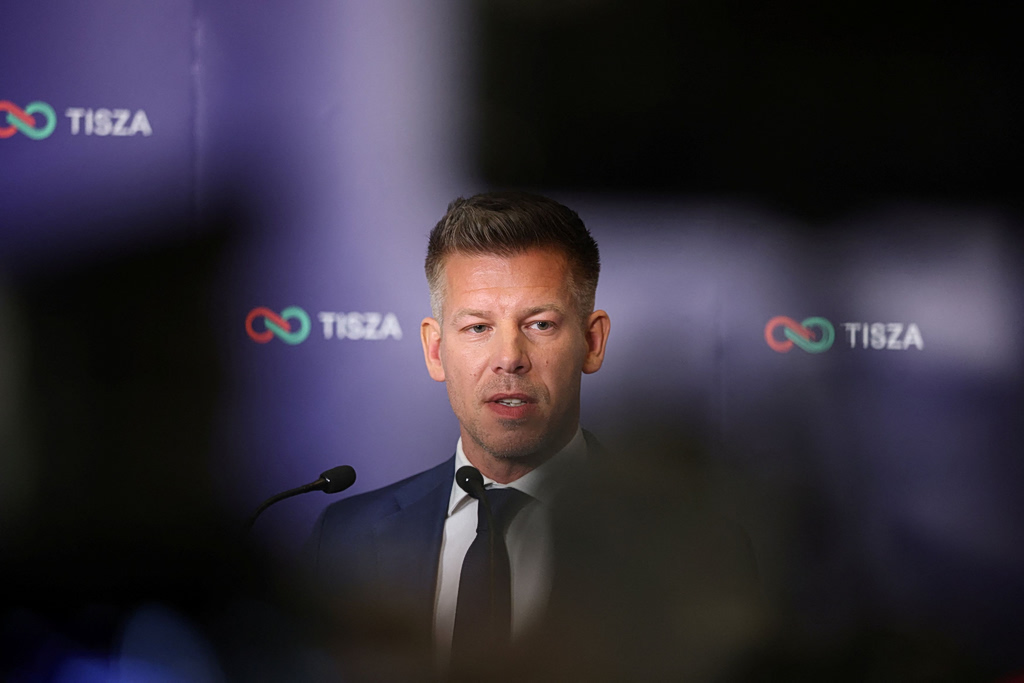Ο άνθρωπος που ταράζει συθέμελα την Ουγγαρία: Ο Πέτερ Μάγιαρ και το απίστευτο κίνημά του ανατριχιάζουν την εξουσία! - NewsPoint.gr