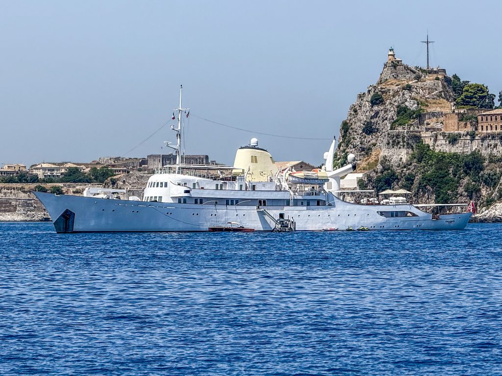 Η σοκαριστική πτώση τιμής στο θρυλικό «Christina O» – Γιατί τώρα όλοι μιλούν για το πλωτό παλάτι του Ωνάση - NewsPoint.gr