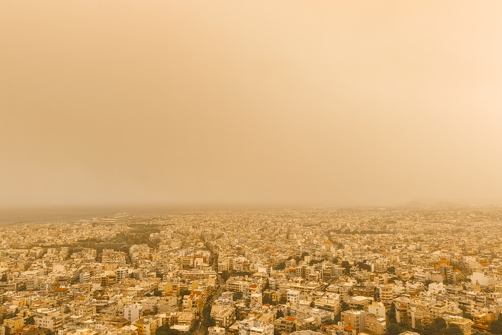 Συναγερμός στο Ηράκλειο: Απίστευτο χάος στις πτήσεις εξαιτίας της αφρικανικής σκόνης – Εκατοντάδες επιβάτες στο σκοτάδι! 35 Συναγερμός στο Ηράκλειο: Απίστευτο χάος στις πτήσεις εξαιτίας της αφρικανικής σκόνης – Εκατοντάδες επιβάτες στο σκοτάδι! - NewsPoint.gr