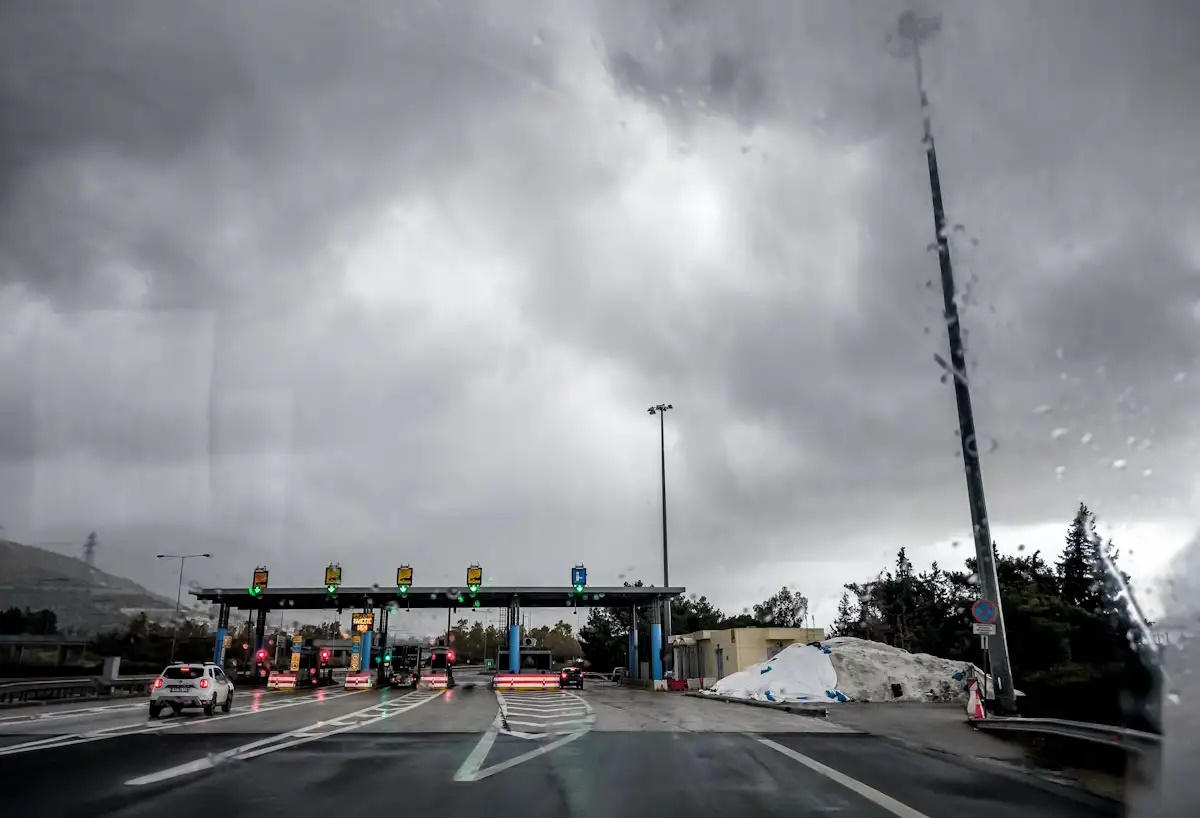 Κανείς δεν περίμενε τέτοια ανατροπή: Καταιγίδες και βροχές «χτυπούν» Ανατολική Μακεδονία και Θράκη – Ποιες περιοχές επηρεάζονται - NewsPoint.gr