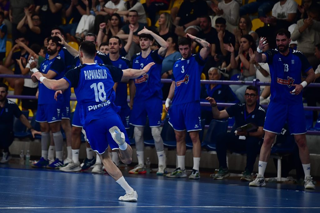 Απίστευτος θρίαμβος της Ελλάδας στο Ρότερνταμ – Η νίκη που έγραψε ιστορία και το εισιτήριο για το Παγκόσμιο Κύπελλο χάντμπολ! 20 Απίστευτος θρίαμβος της Ελλάδας στο Ρότερνταμ – Η νίκη που έγραψε ιστορία και το εισιτήριο για το Παγκόσμιο Κύπελλο χάντμπολ! - NewsPoint.gr