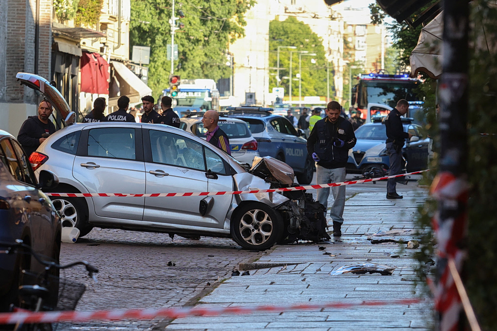 Μακελειό στη Μόντενα: Αδιανόητη αγριότητα με θύματα ακρωτηριασμένους και μάχη ζωής για 55χρονη! 34 Μακελειό στη Μόντενα: Αδιανόητη αγριότητα με θύματα ακρωτηριασμένους και μάχη ζωής για 55χρονη! - NewsPoint.gr