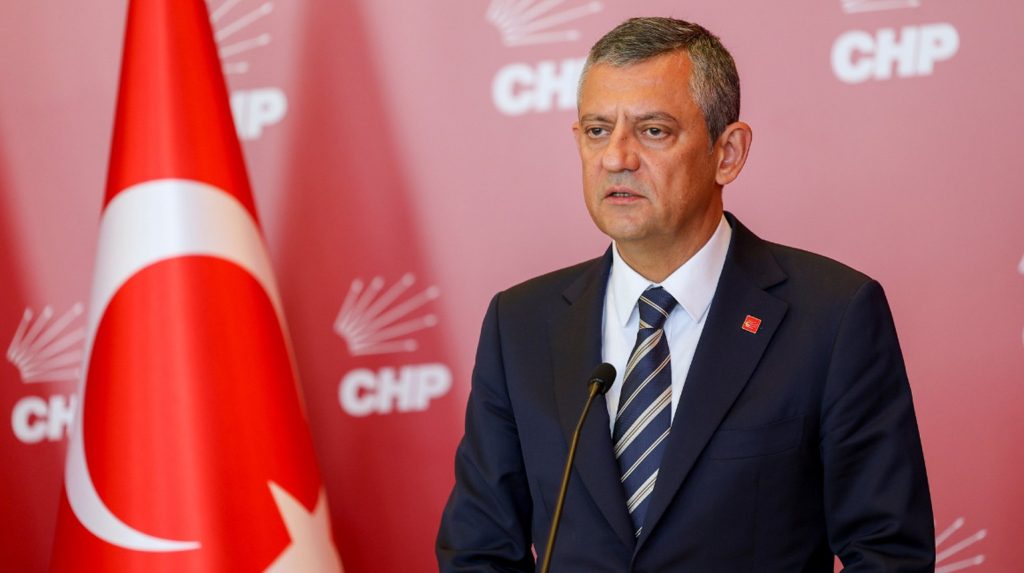 Σοκ στην Τουρκία: Το δικαστήριο ακυρώνει το συνέδριο του CHP – Οργή, εντάσεις και το κάλεσμα σε εξέγερση! 14 Σοκ στην Τουρκία: Το δικαστήριο ακυρώνει το συνέδριο του CHP – Οργή, εντάσεις και το κάλεσμα σε εξέγερση! - NewsPoint.gr