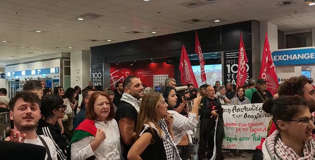 Συγκίνηση και ένταση: Έτσι επέστρεψαν τα μέλη της ελληνικής αποστολής του Global Sumud Flotilla στην Αθήνα – Όλο το παρασκήνιο - NewsPoint.gr