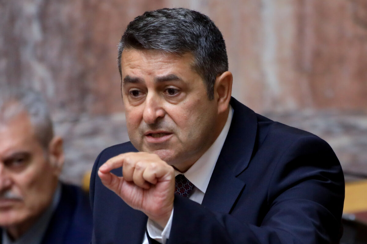 Η μάχη που συγκινεί όλους: Βελτιώνεται ο Γιώργος Μυλωνάκης στη ΜΕΘ – Τα πρώτα ενθαρρυντικά σημάδια και η επίσκεψη-έκπληξη του Μητσοτάκη - NewsPoint.gr