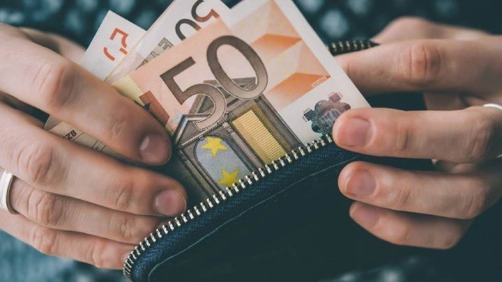Ανατροπή για τις συντάξεις Ιουνίου: Δείτε πότε θα μπουν τα χρήματα στους λογαριασμούς! 1 Ανατροπή για τις συντάξεις Ιουνίου: Δείτε πότε θα μπουν τα χρήματα στους λογαριασμούς! - NewsPoint.gr