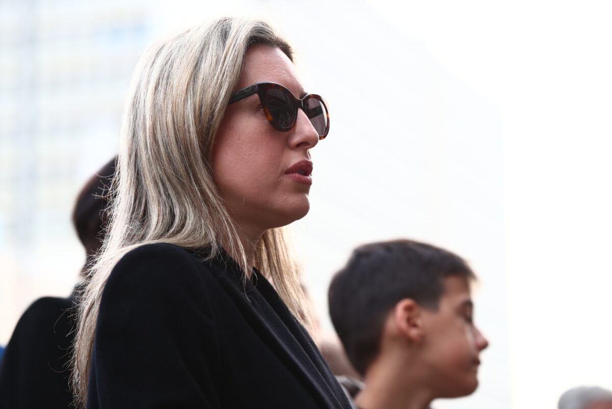 Η συγκίνηση που ράγισε καρδιές: Η Πόπη Δομάζου μιλά για τον αθάνατο πατέρα της και το γήπεδο-σύμβολο - NewsPoint.gr