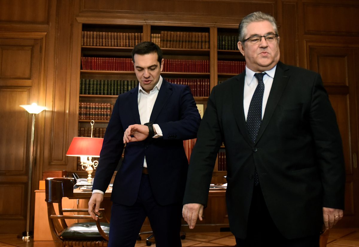 «Απάντηση ΚΚΕ που Πυροδοτεί Σάλο: Γιατί κατηγορεί ανοιχτά τον Τσίπρα για το όνομα ΕΛΑΣ και αναμοχλεύει το παρελθόν του;» - NewsPoint.gr