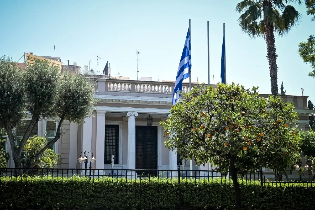 Ανατροπή στο πολιτικό σκηνικό: Το Μαξίμου εστιάζει στην αυτοδυναμία ενώ νέα κόμματα αναταράσσουν την αντιπολίτευση! - NewsPoint.gr