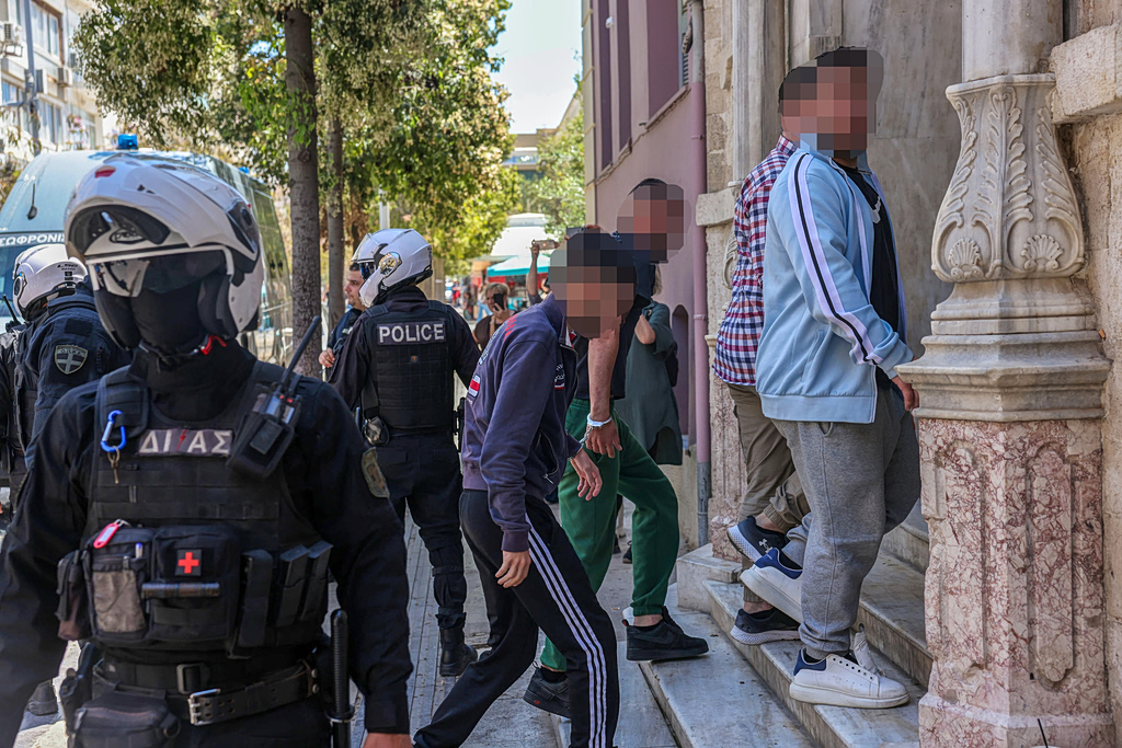 Σάλος στην Κρήτη: Ολόκληρες οικογένειες στη φυλακή για εγκληματική οργάνωση διακίνησης ναρκωτικών – Η ανατροπή που δεν περίμενε κανείς - NewsPoint.gr