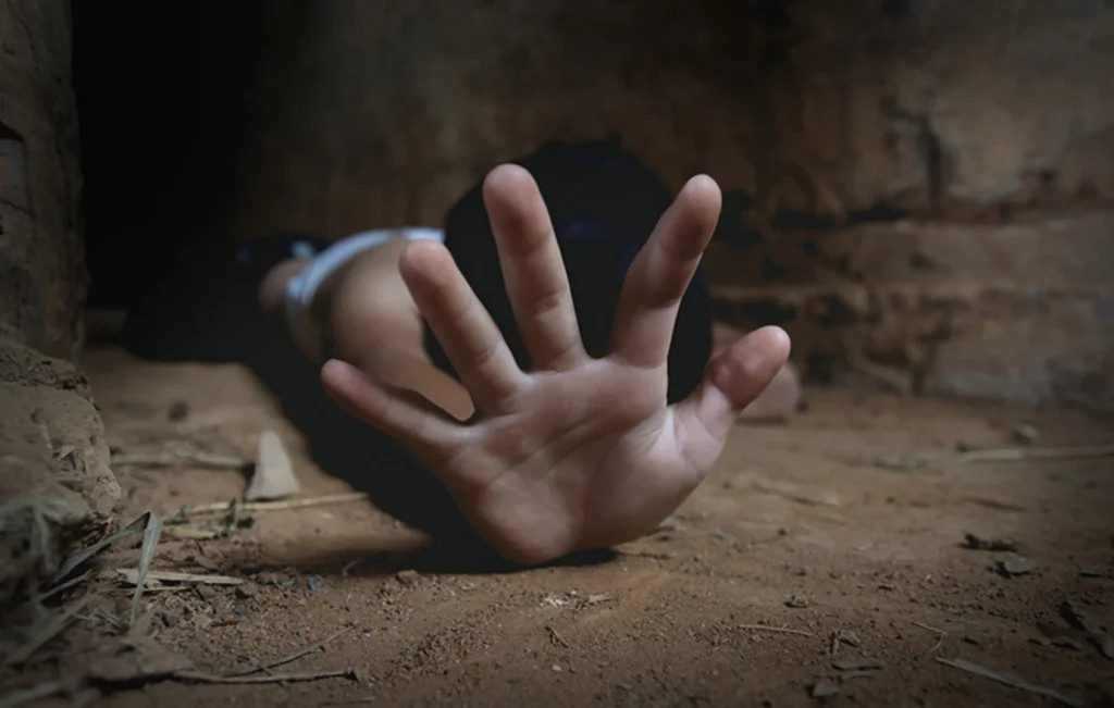 Σάλος στη Θεσσαλία: Στη φυλακή κορυφαίος εκπαιδευτικός για τον φρικτό βιασμό 46χρονης – Οι δραματικές στιγμές της απόφασης - NewsPoint.gr