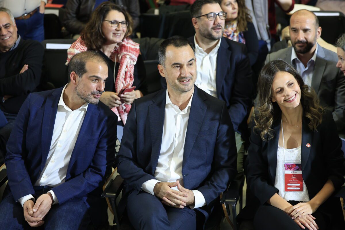 Σοκ στον πολιτικό χάρτη: Αποχωρούν μαζικά βουλευτές από τη Νέα Αριστερά – Η κίνηση που ανατρέπει τα δεδομένα! - NewsPoint.gr