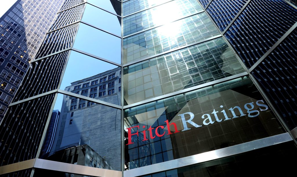 Η κίνηση-έκπληξη της Fitch που μπορεί να αλλάξει τα πάντα στην ελληνική οικονομία! 1 Η κίνηση-έκπληξη της Fitch που μπορεί να αλλάξει τα πάντα στην ελληνική οικονομία! - NewsPoint.gr