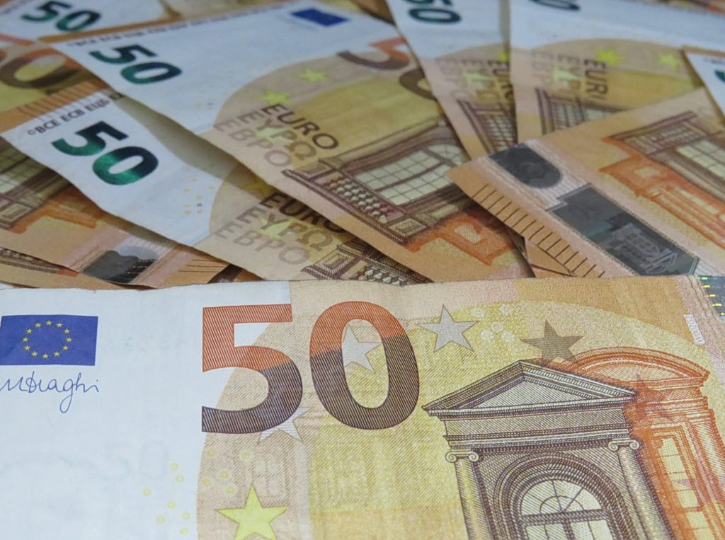 Αυστηρά μέτρα στις συναλλαγές με μετρητά – Δείτε τα νέα πρόστιμα που αλλάζουν τα πάντα! 1 Αυστηρά μέτρα στις συναλλαγές με μετρητά – Δείτε τα νέα πρόστιμα που αλλάζουν τα πάντα! - NewsPoint.gr
