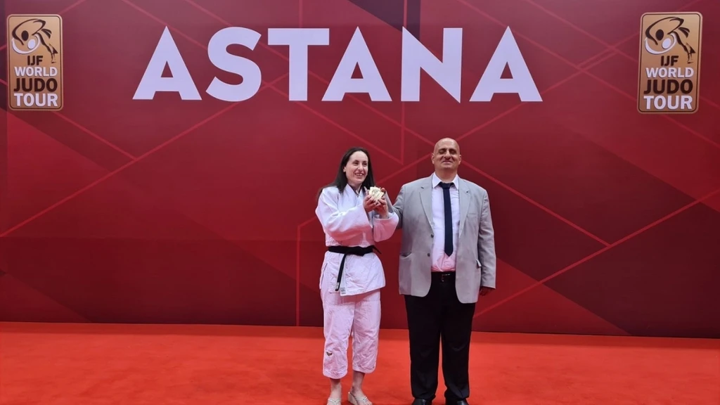 Η θριαμβευτική επιστροφή της Δώρας Πασχαλίδου – Το χρυσό που συγκλόνισε την Αστάνα! 16 Η θριαμβευτική επιστροφή της Δώρας Πασχαλίδου – Το χρυσό που συγκλόνισε την Αστάνα! - NewsPoint.gr