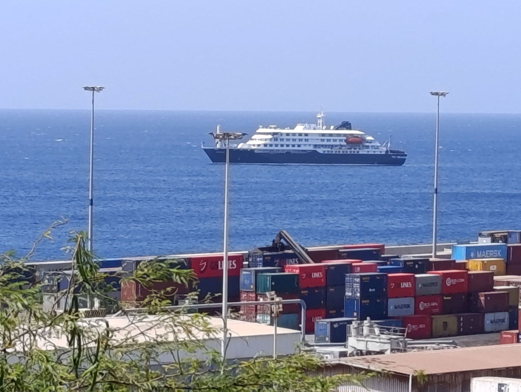 Πανικός στη Νότια Αφρική: Εξαφάνιση 82 επιβατών μετά τον θάνατο γυναίκας από χανταϊό – Τι φοβούνται οι αρχές; - NewsPoint.gr