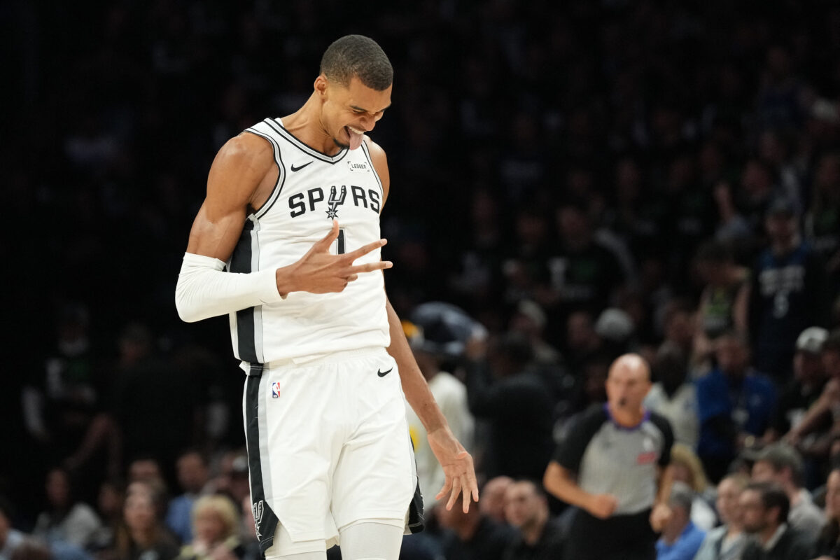 Σοκ στο NBA: Ο Γουενμπανιάμα έκανε το αδιανόητο και γονάτισε τους Τίμπεργουλβς – Κανείς δεν περίμενε τέτοια εμφάνιση! - NewsPoint.gr