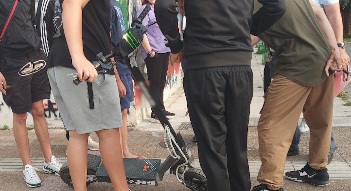 Σοκ στην Καλαμάτα: Ηλεκτρικό πατίνι με ανηλίκους τραυματίζει γυναίκα σε διάβαση – Όλοι μιλούν για το απίστευτο περιστατικό - NewsPoint.gr