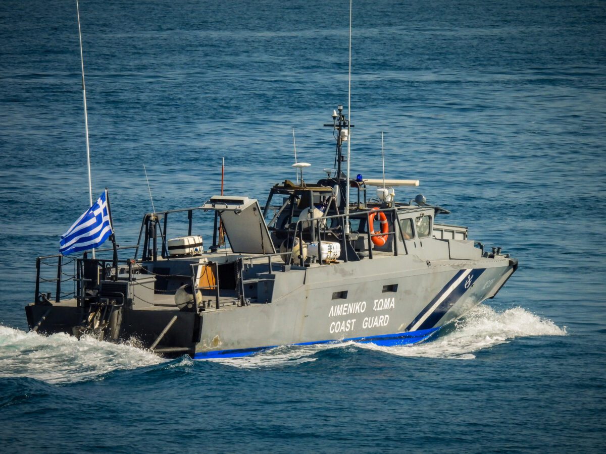 Απίστευτη καταδίωξη στη Σάμο: Πώς αποκαλύφθηκε ο 24χρονος διακινητής μετά από αγώνα ταχύτητας στη θάλασσα! 1 Απίστευτη καταδίωξη στη Σάμο: Πώς αποκαλύφθηκε ο 24χρονος διακινητής μετά από αγώνα ταχύτητας στη θάλασσα! - NewsPoint.gr