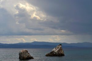 Απίστευτη αλλαγή καιρού αύριο: Ποιες περιοχές θα «βουτήξουν» στη βροχή ενώ ανεβαίνει η θερμοκρασία!