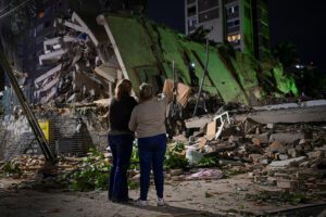 Συγκλονιστική τραγωδία στη Βενεζουέλα: Ερείπια, χαμένες ζωές και ολόκληρη χώρα «γονατισμένη» από τους φονικούς σεισμούς!