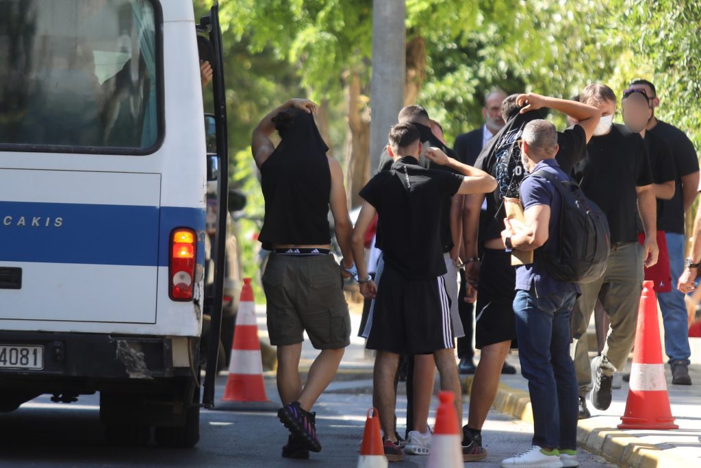 Συγκλονιστικό περιστατικό στην Καλλιθέα: Ο 15χρονος έπεσε νεκρός με μαχαιριά – Η αλήθεια πίσω από το αιματηρό βράδυ - NewsPoint.gr