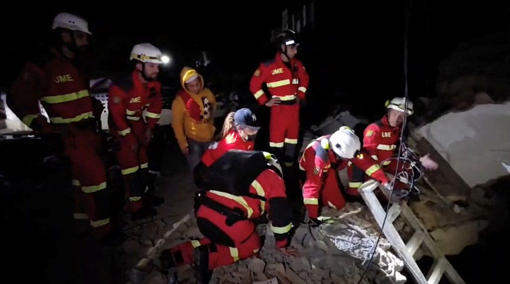 Ανείπωτη τραγωδία στη Βενεζουέλα: Πάνω από 6,7 εκατομμύρια ζωές σε κίνδυνο – Οδύνη και χάος μετά τους σεισμούς - NewsPoint.gr