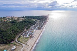 Συναγερμός στη Χαλκιδική: Άμεση απαγόρευση κυκλοφορίας λόγω ακραίου κινδύνου πυρκαγιάς – Δείτε ποιες περιοχές «κλειδώνουν» την Κυριακή