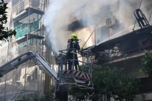Τραγωδία και ηρωισμός στην Καλλιθέα: Το άλμα της σωτηρίας που συγκλόνισε μια ολόκληρη γειτονιά!