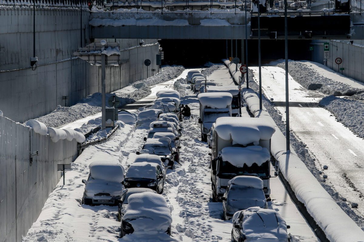 Απίστευτη εξέλιξη στην Αττική Οδό: Η απόφαση που συγκλόνισε τους πάντες για τον εγκλωβισμό στα χιόνια του 2022! - NewsPoint.gr