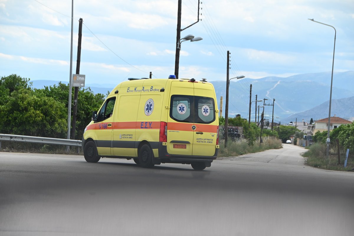Τραγωδία στους καταρράκτες της Λευκάδας: Τουρίστρια παλεύει για τη ζωή της ύστερα από πτώση βράχου στο κεφάλι της - NewsPoint.gr