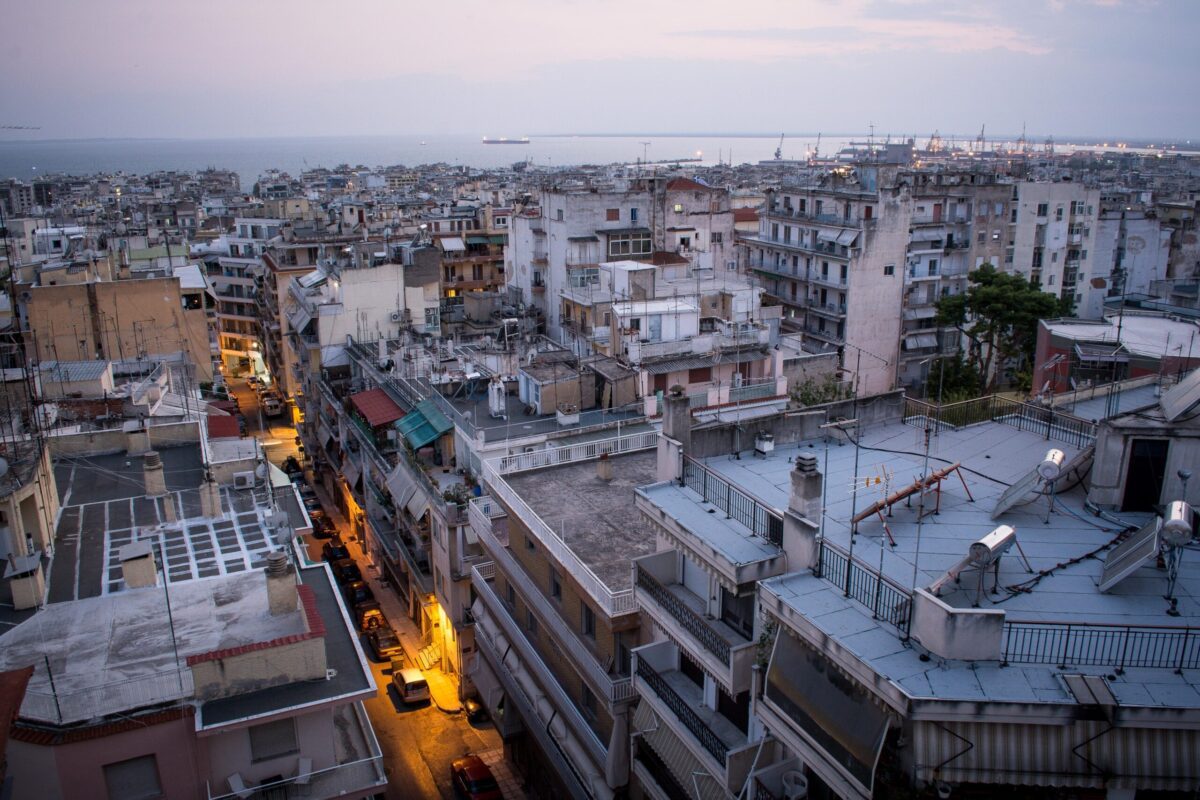 Η ανατροπή στην αγορά ακινήτων: Πώς το νέο νομοσχέδιο φέρνει χιλιάδες νέες κατοικίες και βάζει φρένο στην Airbnb για 5 χρόνια! - NewsPoint.gr