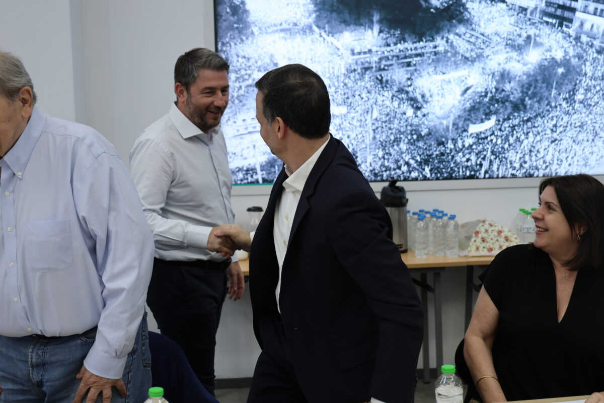ΠΑΣΟΚ: Η «έκρηξη» Δούκα για «δολοφονία χαρακτήρα» συγκλονίζει – Τι συνέβη με Ανδρουλάκη και Διαμαντοπούλου στη συνεδρίαση θρίλερ! - NewsPoint.gr