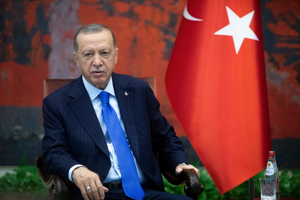 Η ανέλπιστη συμμαχία που ταράζει τα Βαλκάνια: Η εντυπωσιακή επίσκεψη του Μίτσκοσκι στην Κωνσταντινούπολη και τι σημαίνει για τις σχέσεις Βόρειας Μακεδονίας–Τουρκίας - NewsPoint.gr