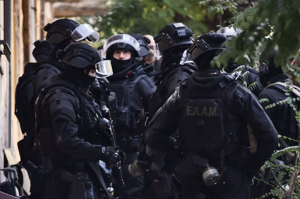 Σάλος στον Άγιο Νικόλαο: Άγνωστα στοιχεία για τον 37χρονο που συνδέεται με τη Χαμάς – Οι κινήσεις που προβληματίζουν τις Αρχές 1 Σάλος στον Άγιο Νικόλαο: Άγνωστα στοιχεία για τον 37χρονο που συνδέεται με τη Χαμάς – Οι κινήσεις που προβληματίζουν τις Αρχές - NewsPoint.gr