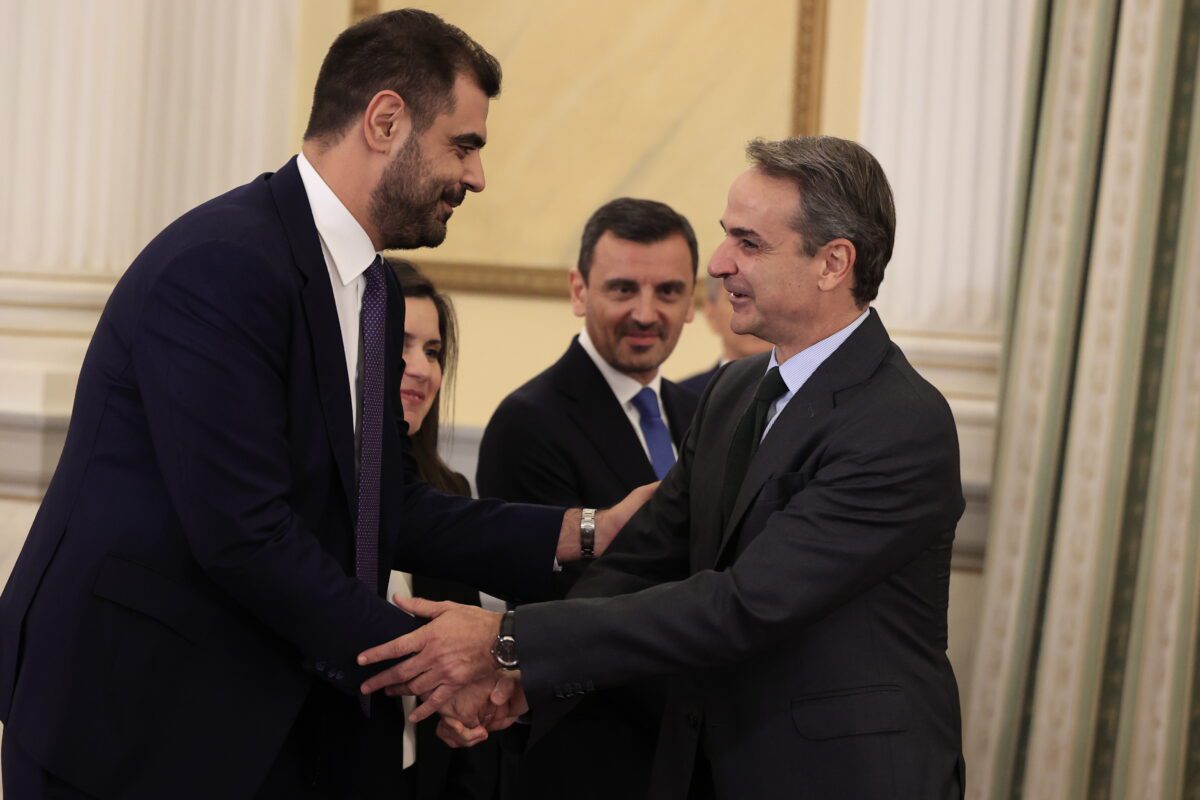 Η απροσδόκητη κίνηση του Μητσοτάκη που ανέτρεψε τα πάντα στην κυβέρνηση – Ποιοι αναλαμβάνουν κομβικούς ρόλους στη ΝΔ 1 Η απροσδόκητη κίνηση του Μητσοτάκη που ανέτρεψε τα πάντα στην κυβέρνηση – Ποιοι αναλαμβάνουν κομβικούς ρόλους στη ΝΔ - NewsPoint.gr