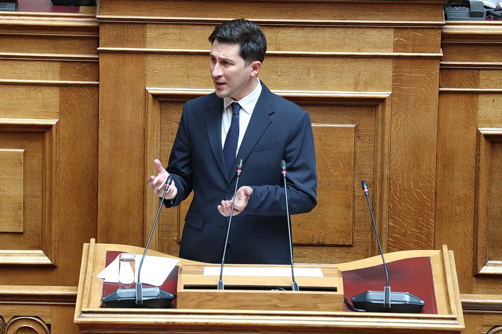 Η κίνηση-έκπληξη που ανατρέπει τα πάντα σε ΠΑΣΟΚ και Βουλή – Όσα δεν τολμάει να πει κανείς για τον ανασχηματισμό! - NewsPoint.gr