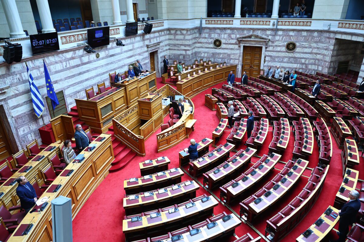 Απίστευτες ανατροπές στη νέα Επιτροπή για τη Συνταγματική Αναθεώρηση – Τα 42 ονόματα που θα συζητηθούν 1 Απίστευτες ανατροπές στη νέα Επιτροπή για τη Συνταγματική Αναθεώρηση – Τα 42 ονόματα που θα συζητηθούν - NewsPoint.gr