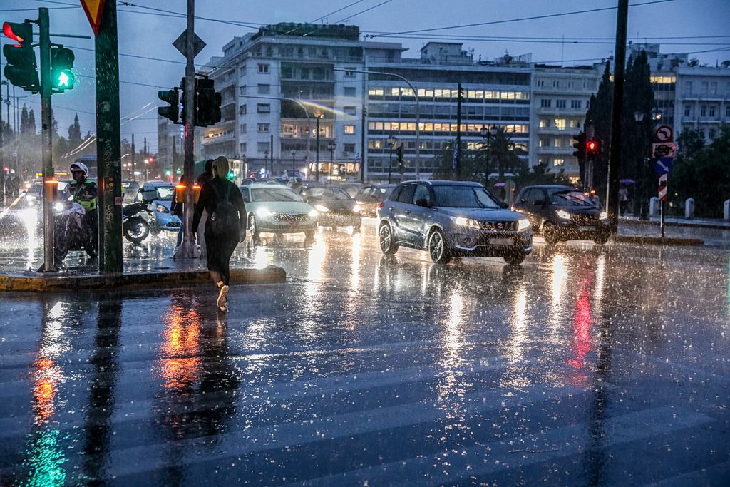Απρόβλεπτη αλλαγή καιρού από Παρασκευή! Δραματική πτώση θερμοκρασίας, καταιγίδες και ισχυροί άνεμοι: Ποιες περιοχές βρίσκονται στο στόχαστρο 1 Απρόβλεπτη αλλαγή καιρού από Παρασκευή! Δραματική πτώση θερμοκρασίας, καταιγίδες και ισχυροί άνεμοι: Ποιες περιοχές βρίσκονται στο στόχαστρο - NewsPoint.gr