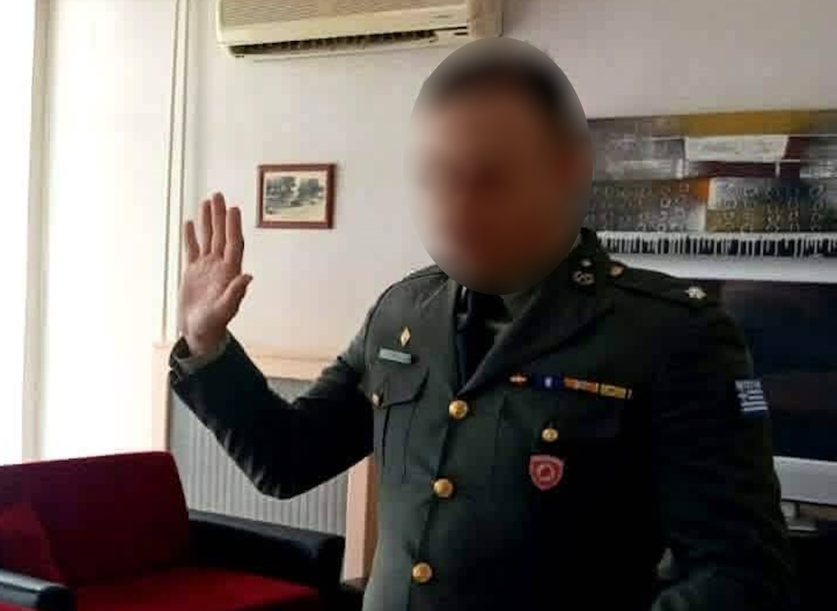 Η εικόνα που δίχασε την Ελλάδα: Τι κρύβεται πίσω από την ορκωμοσία στρατιωτικού στο Δωδεκάθεο – Η απάντηση που δεν περίμενε κανείς 1 Η εικόνα που δίχασε την Ελλάδα: Τι κρύβεται πίσω από την ορκωμοσία στρατιωτικού στο Δωδεκάθεο – Η απάντηση που δεν περίμενε κανείς - NewsPoint.gr