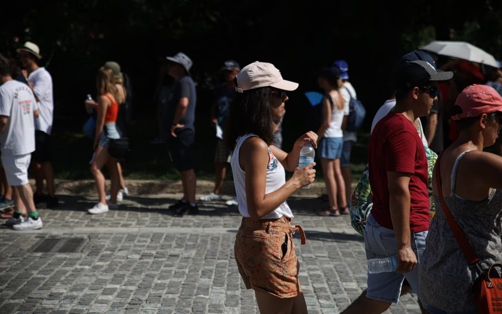 Ο θερμός εφιάλτης του Ιουνίου: Δείτε πού χτύπησε «κόκκινο» το θερμόμετρο και σόκαρε τους πάντες! 1 Ο θερμός εφιάλτης του Ιουνίου: Δείτε πού χτύπησε «κόκκινο» το θερμόμετρο και σόκαρε τους πάντες! - NewsPoint.gr